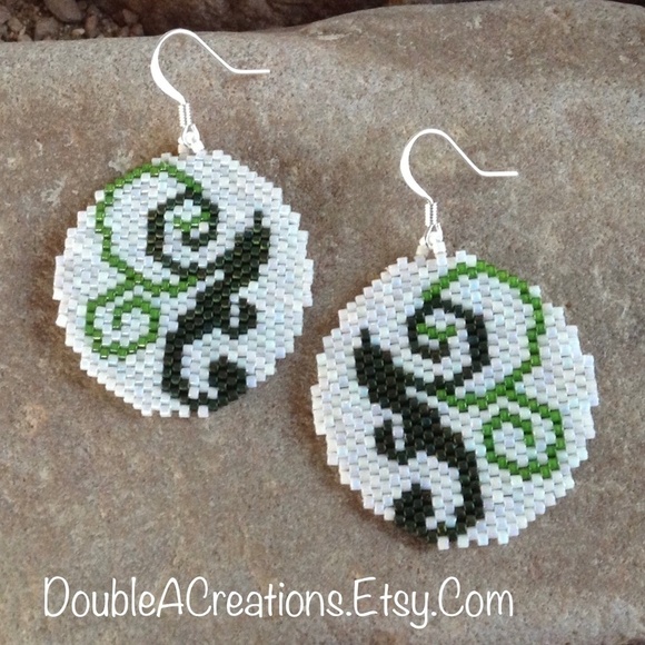 GREEN Scroll Round Beaded Earrings - Picture 1 of 5